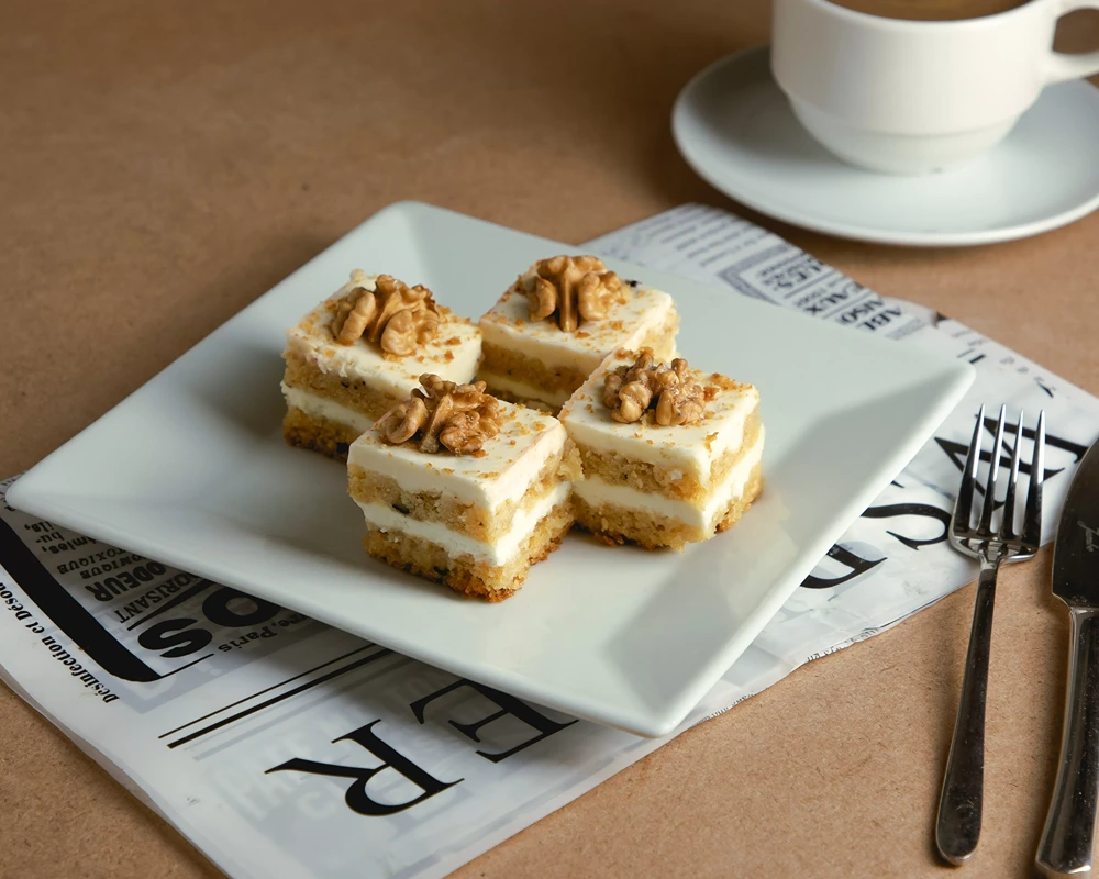 BALLI CEVİZLİ PETİFÜR (KG)